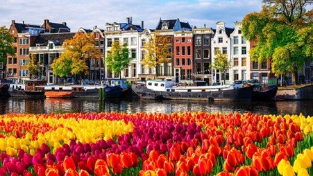 Amsterdam - Canals, Culture & Spring Beauty